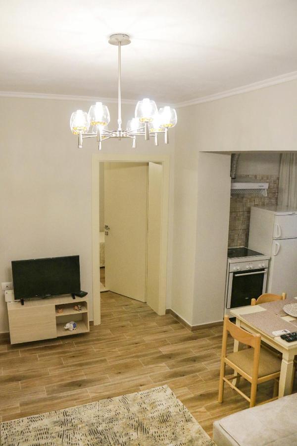 New Bazaar Arben'S Apartment ティラナ エクステリア 写真